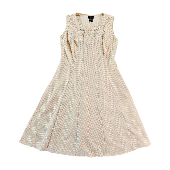 En Focus Studio Dress Size 4 Strappy Sleeve Chevron A-Line Cut Out Neckline - Picture 1 of 10